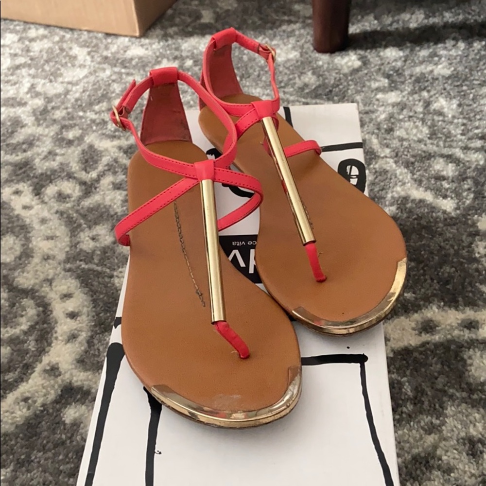 DV by Dolce Vita “archer” thong sandals